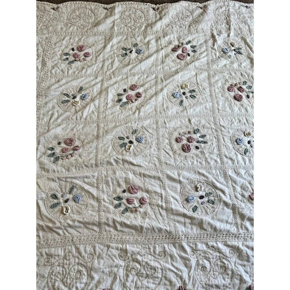 Vintage Cottagecore Rosette 3D Crocheted Quilt Queen Size W/2 Shams 86